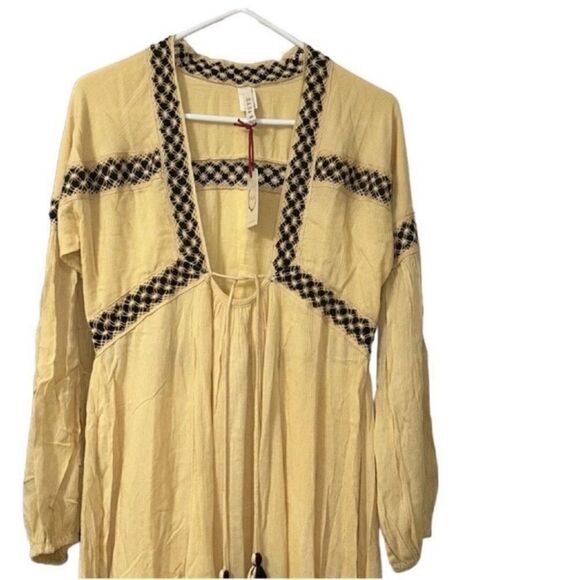Raga Yellow LongSleeve Oversized Maxi
Dress(Size Small) - Picture 8 of 10